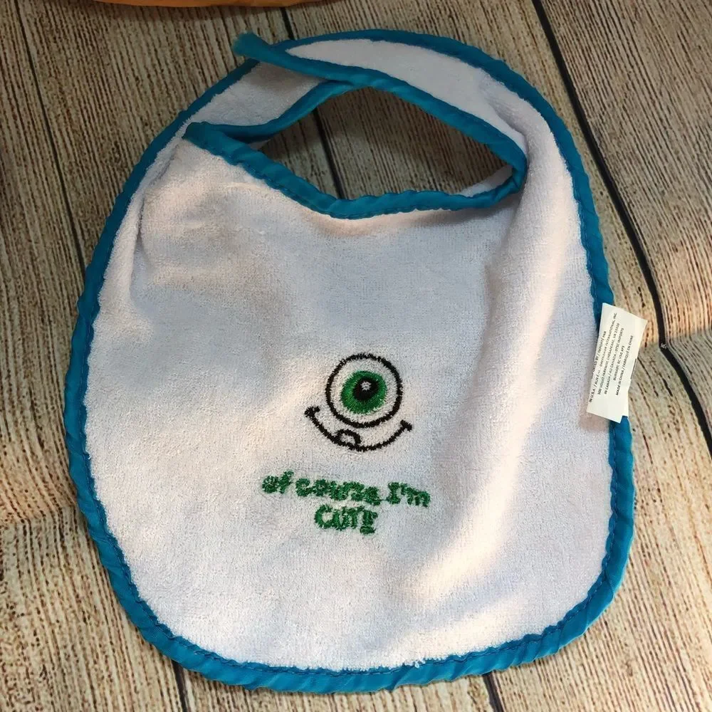 Baby Bundle of 8 includes: 2-Hats and 7 Bibs